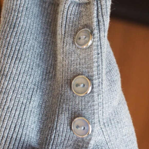 Northern Reflections | Mock Neck Ribbed Turtleneck in Organic Cotton - Picture 4 of 4